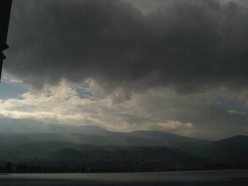 http://www.tonyco.net/Pictures/Ohrid_8_07_2006/IMG_0081Q.JPG