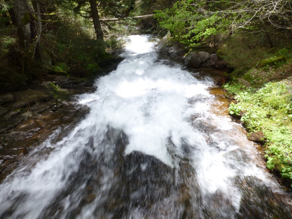 http://www.tonyco.net/pictures/Canyon_Waterfalls_Smolyan_16_05_2015/photo28.jpg