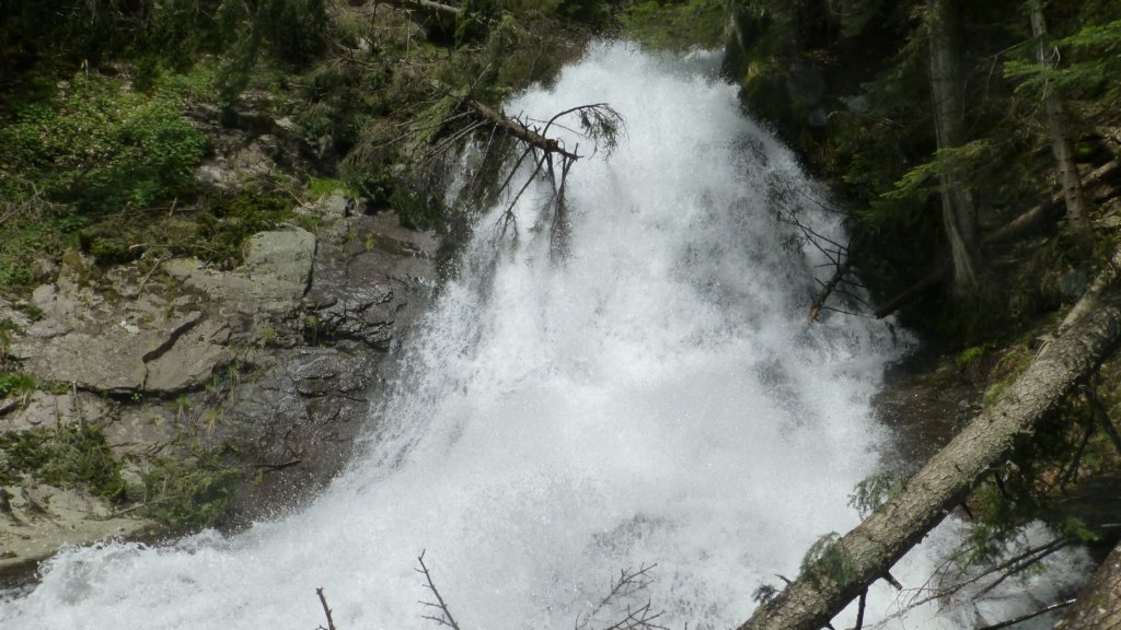 http://www.tonyco.net/pictures/Canyon_Waterfalls_Smolyan_16_05_2015/photo43.jpg