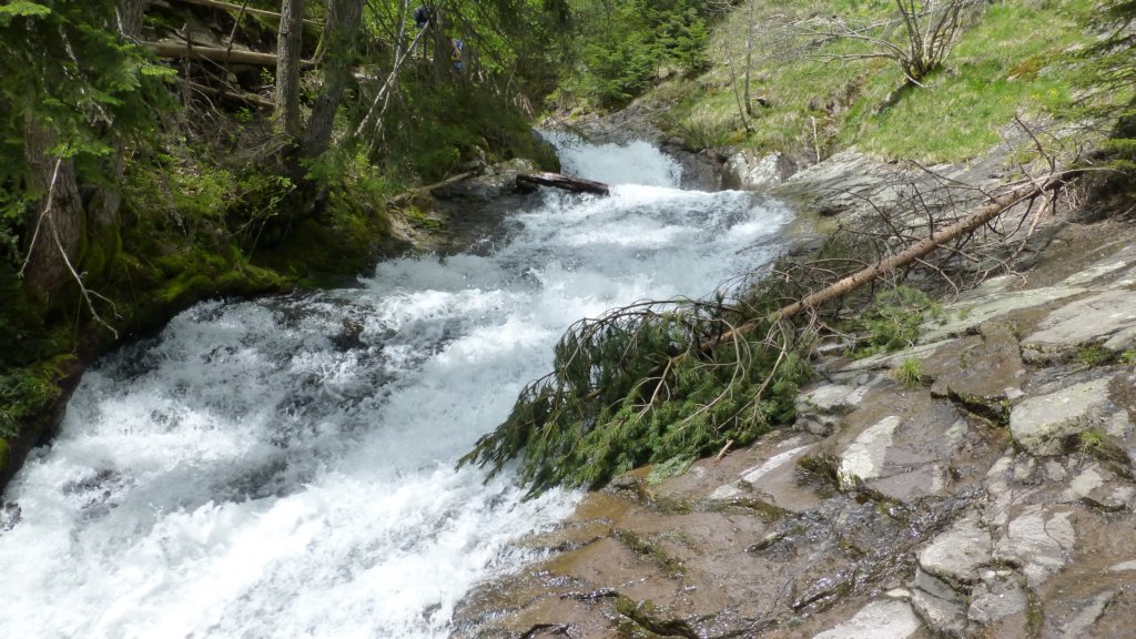 http://www.tonyco.net/pictures/Canyon_Waterfalls_Smolyan_16_05_2015/photo53.jpg