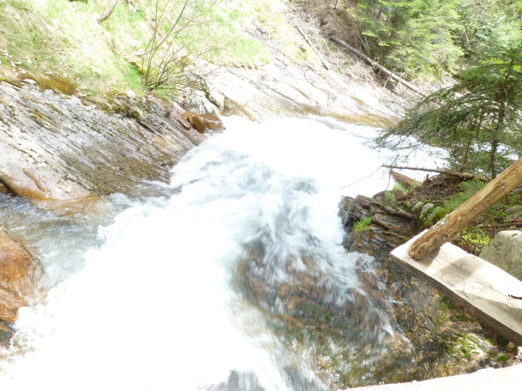 http://www.tonyco.net/pictures/Canyon_Waterfalls_Smolyan_16_05_2015/photo59.jpg