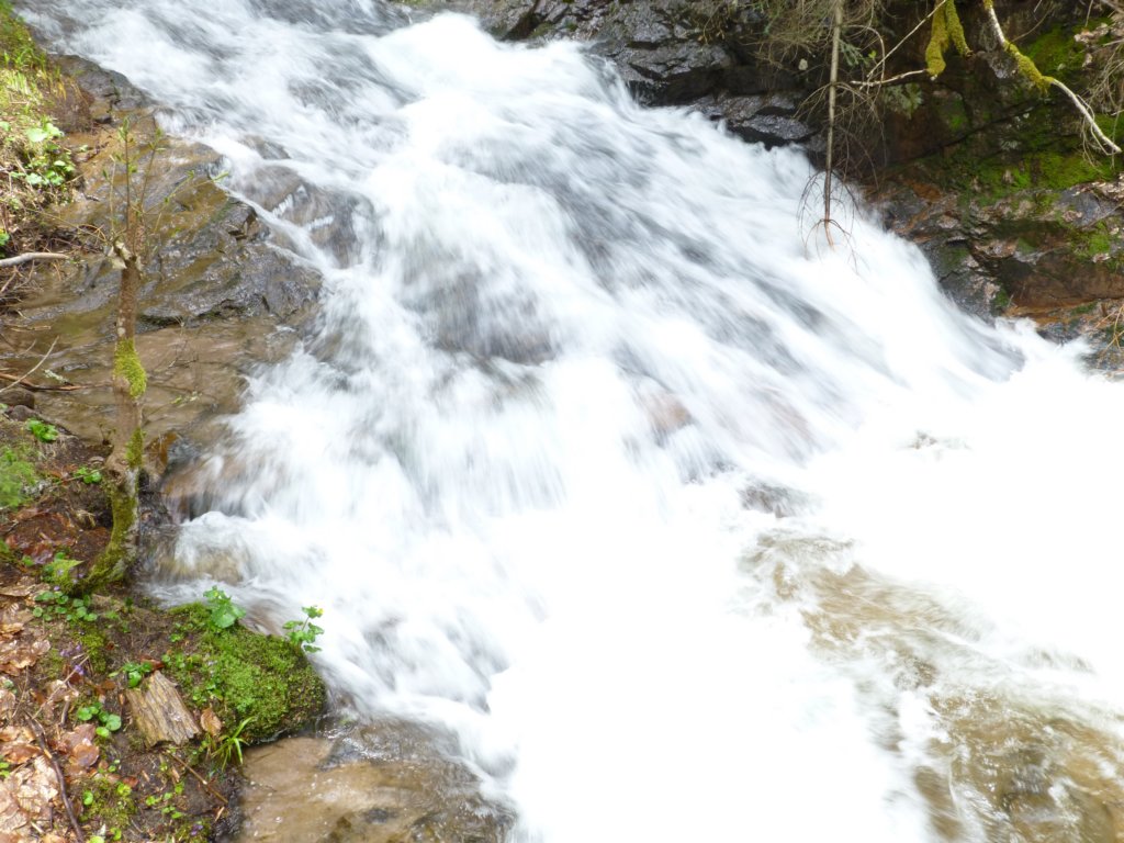 http://www.tonyco.net/pictures/Canyon_Waterfalls_Smolyan_16_05_2015/photo65.jpg