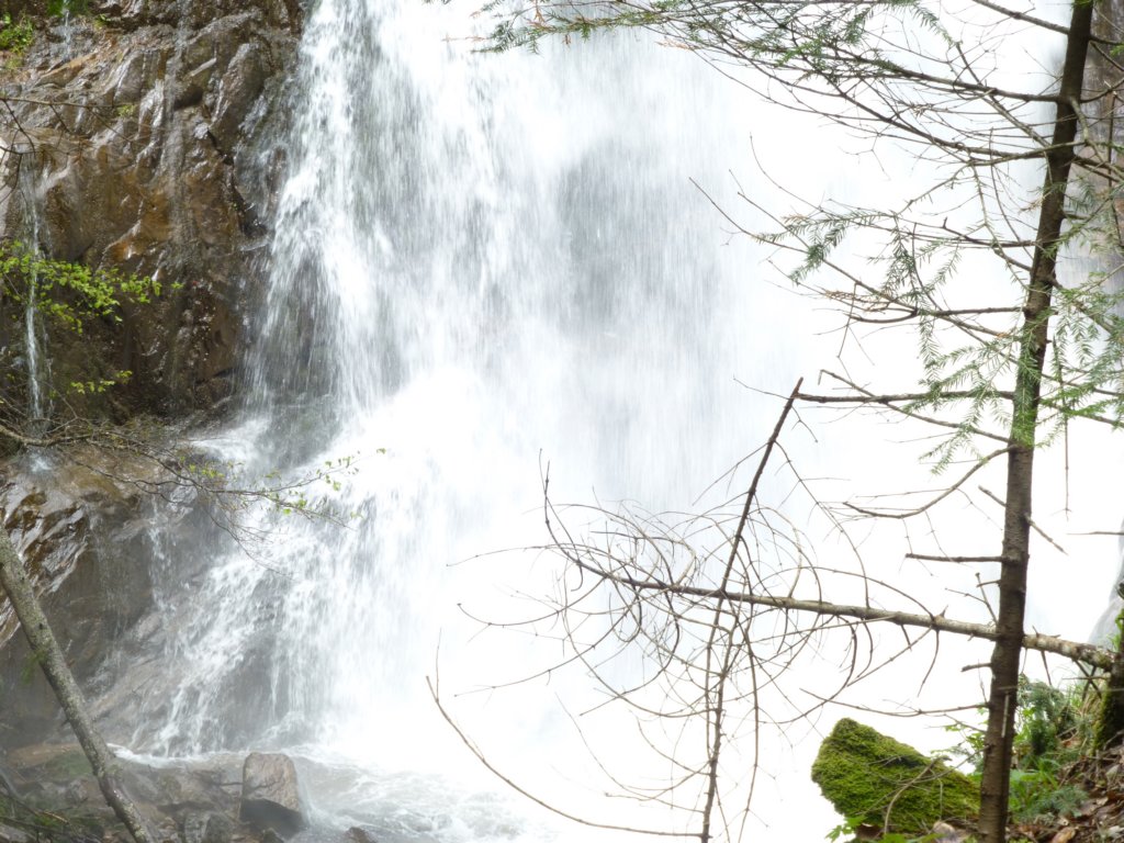 http://www.tonyco.net/pictures/Canyon_Waterfalls_Smolyan_16_05_2015/photo81.jpg