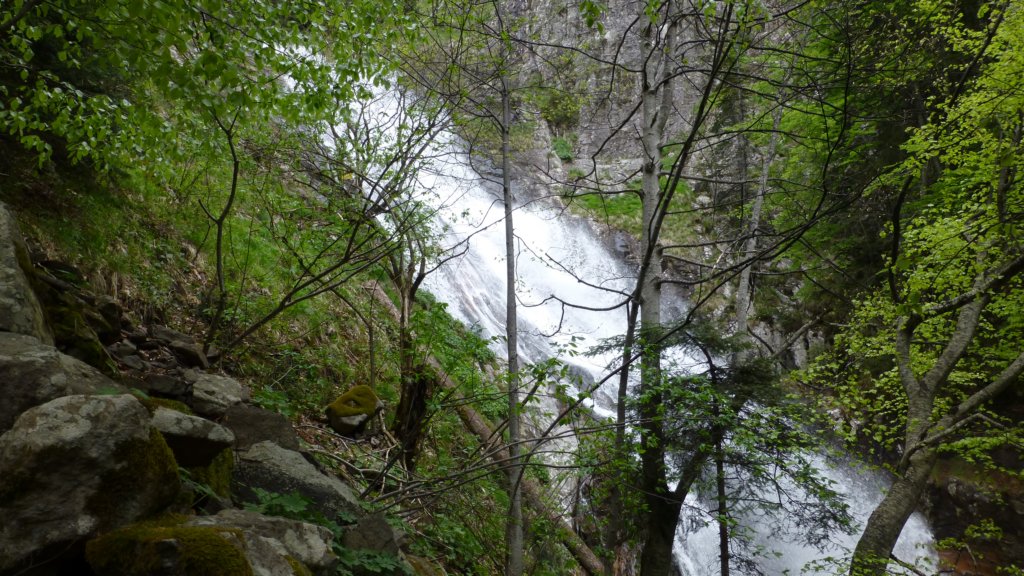 http://www.tonyco.net/pictures/Canyon_Waterfalls_Smolyan_16_05_2015/photo87.jpg