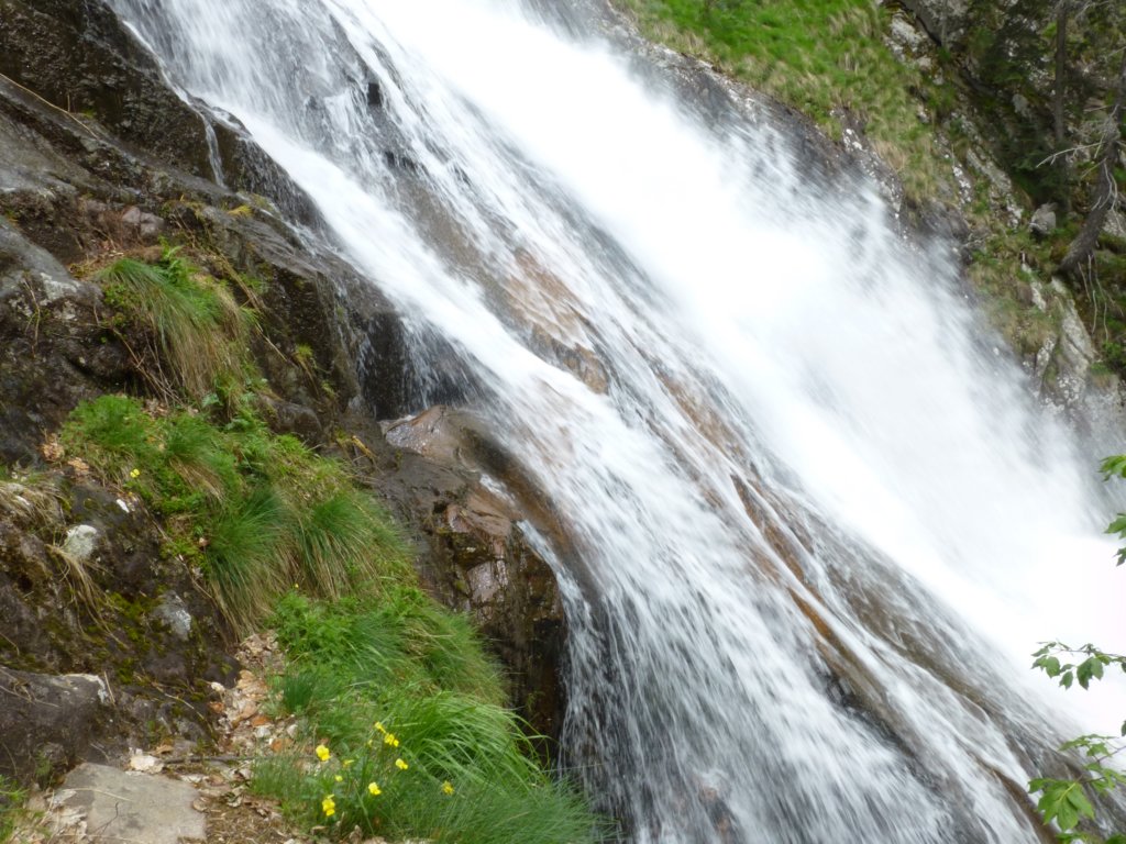 http://www.tonyco.net/pictures/Canyon_Waterfalls_Smolyan_16_05_2015/photo93.jpg