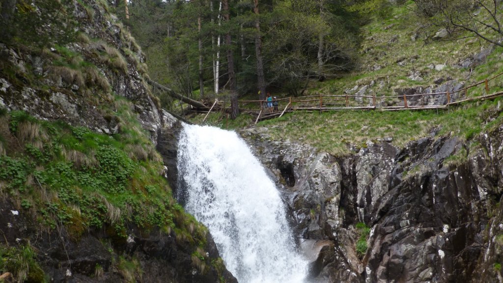 http://www.tonyco.net/pictures/Canyon_Waterfalls_Smolyan_16_05_2015/photo98.jpg