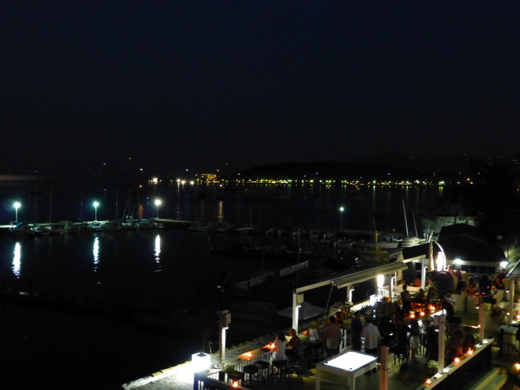 http://www.tonyco.net/pictures/Corfu_18_07_2013/bynight17.jpg