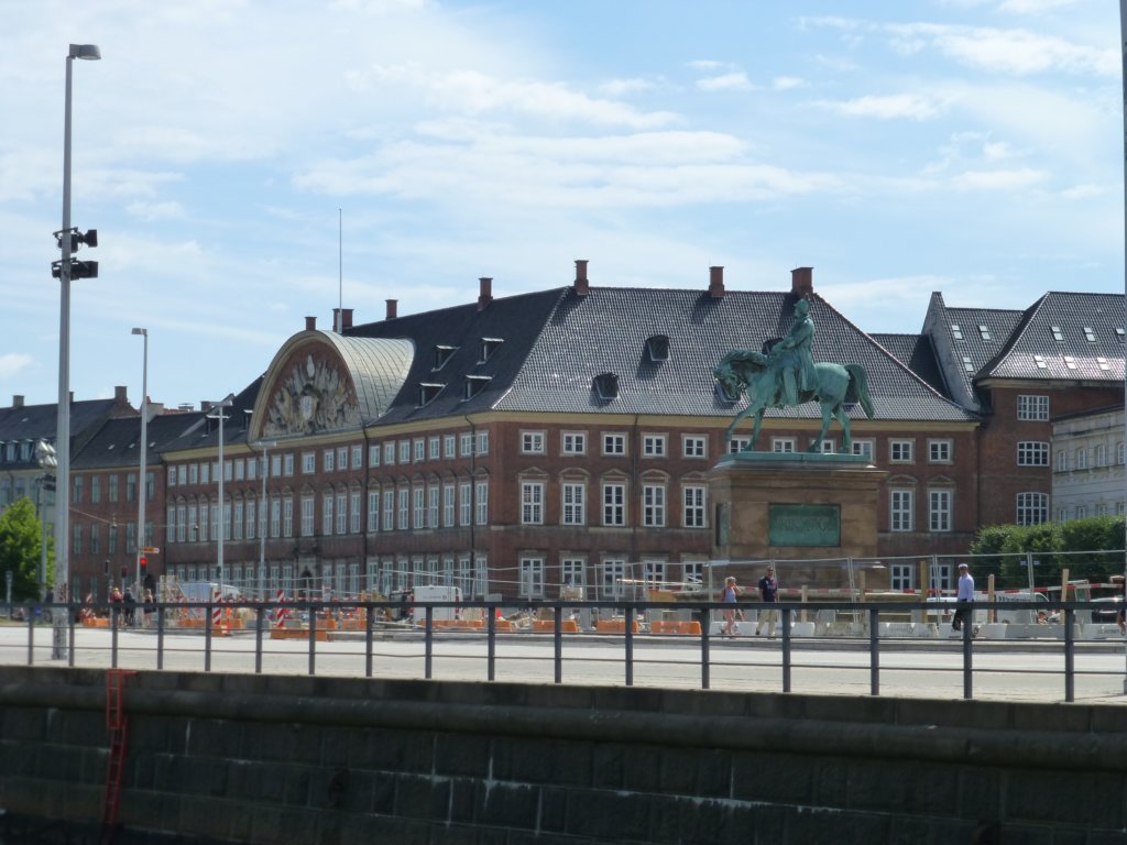 http://www.tonyco.net/pictures/Euro_Trip_2018/Copenhagen/photo91.jpg