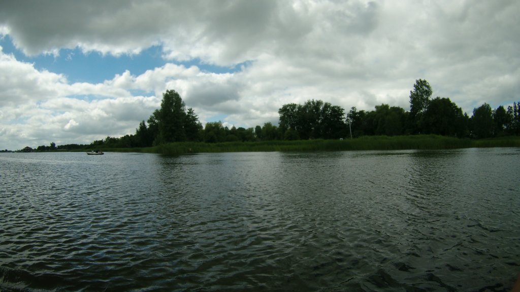 http://www.tonyco.net/pictures/Euro_Trip_2018/Giethoorn/photo24.jpg