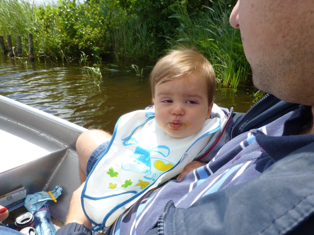 http://www.tonyco.net/pictures/Euro_Trip_2018/Giethoorn/photo43.jpg