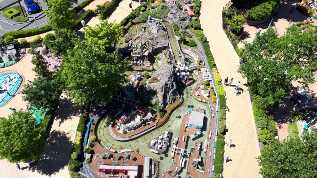 http://www.tonyco.net/pictures/Euro_Trip_2018/Legoland/photo200.jpg