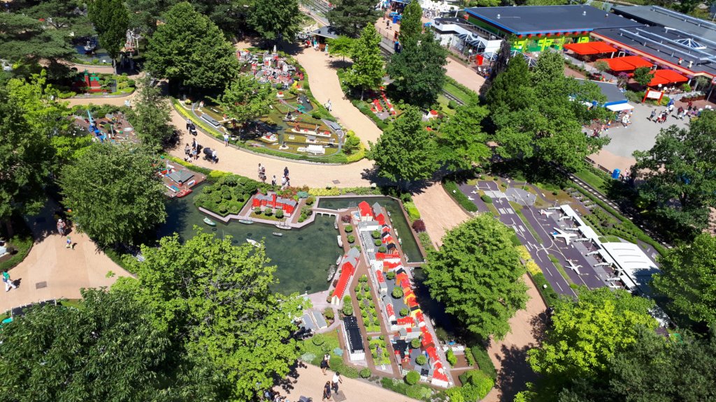 http://www.tonyco.net/pictures/Euro_Trip_2018/Legoland/photo202.jpg