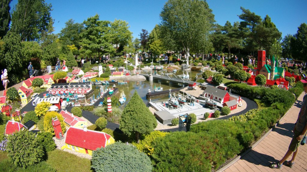 http://www.tonyco.net/pictures/Euro_Trip_2018/Legoland/photo33.jpg