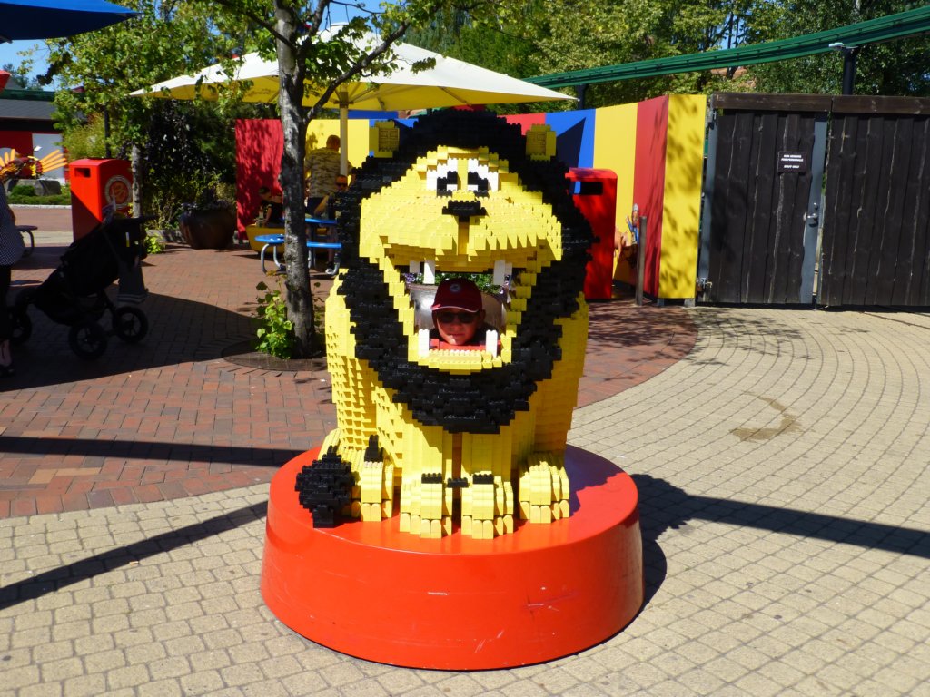 http://www.tonyco.net/pictures/Euro_Trip_2018/Legoland/photo59.jpg