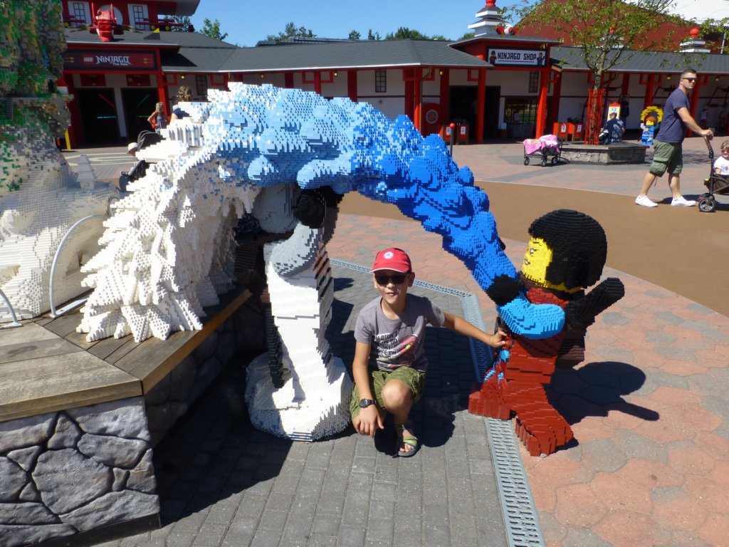 http://www.tonyco.net/pictures/Euro_Trip_2018/Legoland/photo70.jpg