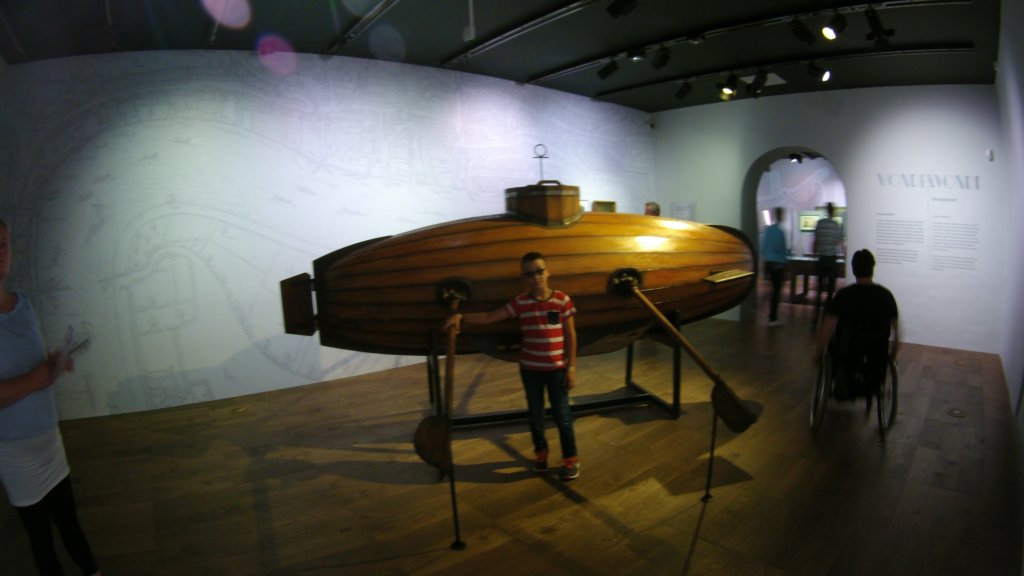 http://www.tonyco.net/pictures/Euro_Trip_2018/MaritimeMuseum/photo51.jpg