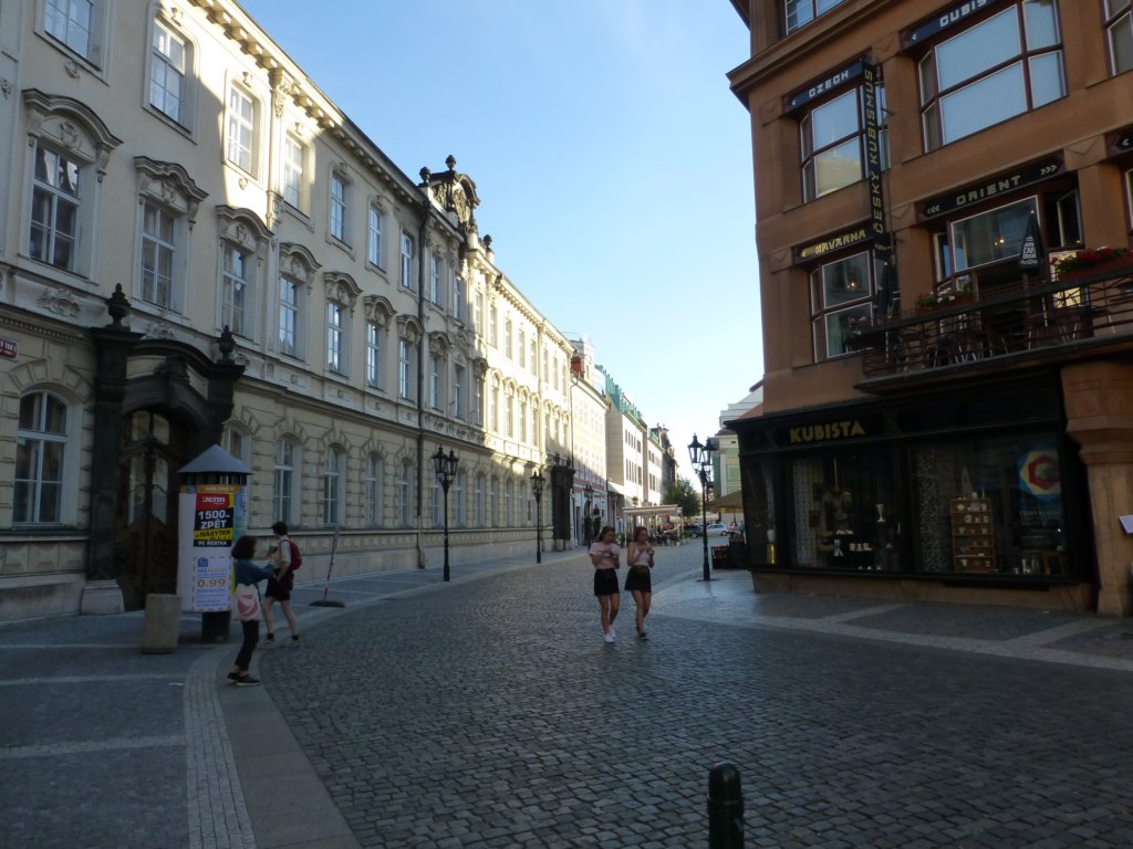 http://www.tonyco.net/pictures/Euro_Trip_2018/Prague/photo69.jpg