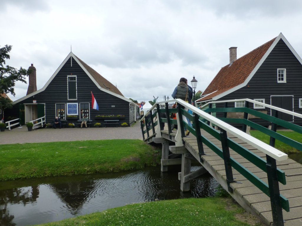 http://www.tonyco.net/pictures/Euro_Trip_2018/Zaanse_Schans/photo13.jpg