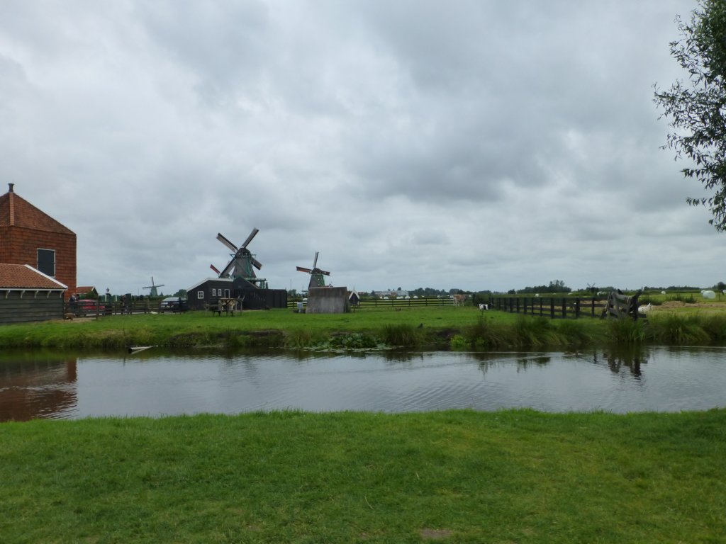 http://www.tonyco.net/pictures/Euro_Trip_2018/Zaanse_Schans/photo17.jpg