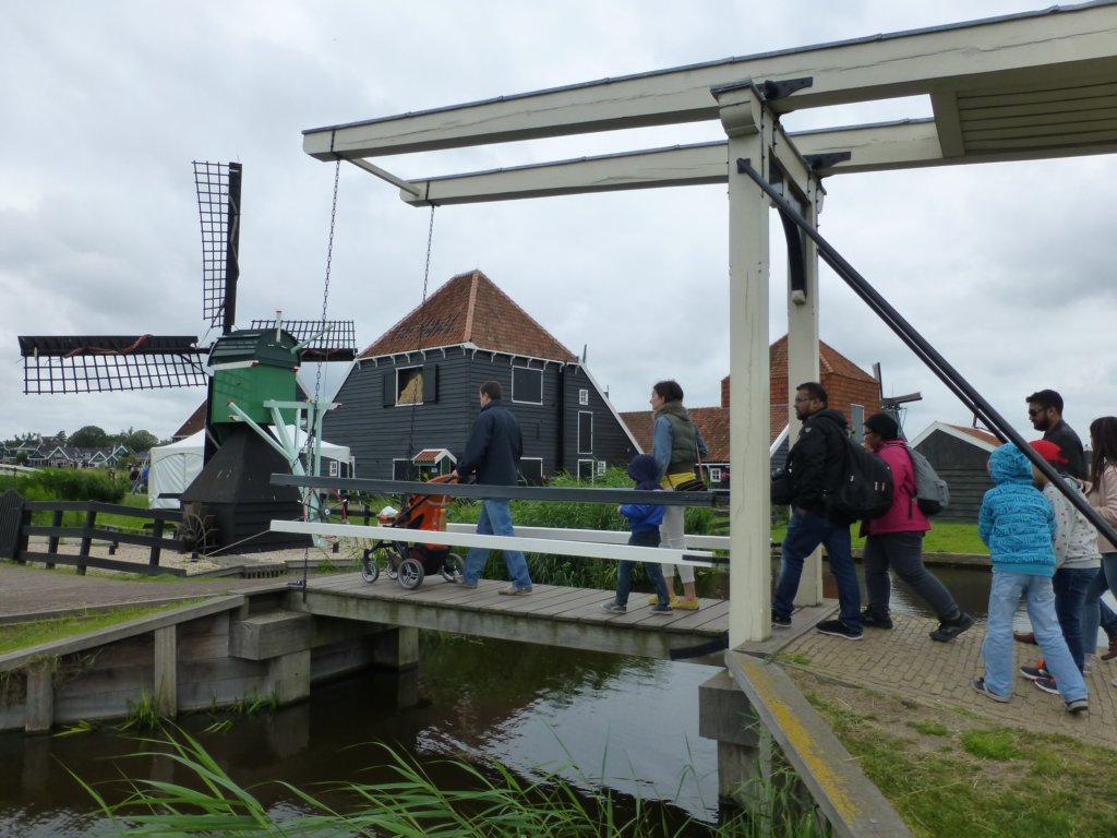 http://www.tonyco.net/pictures/Euro_Trip_2018/Zaanse_Schans/photo19.jpg