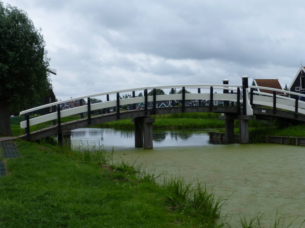 http://www.tonyco.net/pictures/Euro_Trip_2018/Zaanse_Schans/photo21.jpg