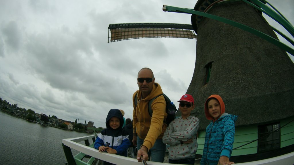 http://www.tonyco.net/pictures/Euro_Trip_2018/Zaanse_Schans/photo41.jpg