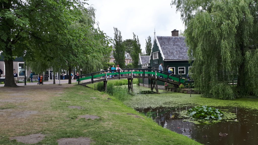 http://www.tonyco.net/pictures/Euro_Trip_2018/Zaanse_Schans/photo56.jpg