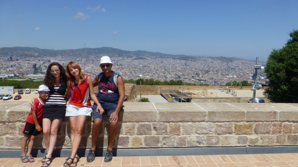 http://www.tonyco.net/pictures/Family_trip_2015/Barcelona/Barcelona/castelldemontjuic34.jpg