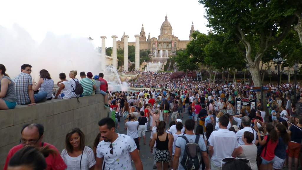 http://www.tonyco.net/pictures/Family_trip_2015/Barcelona/Barcelona/fontmagicademontjuic7.jpg