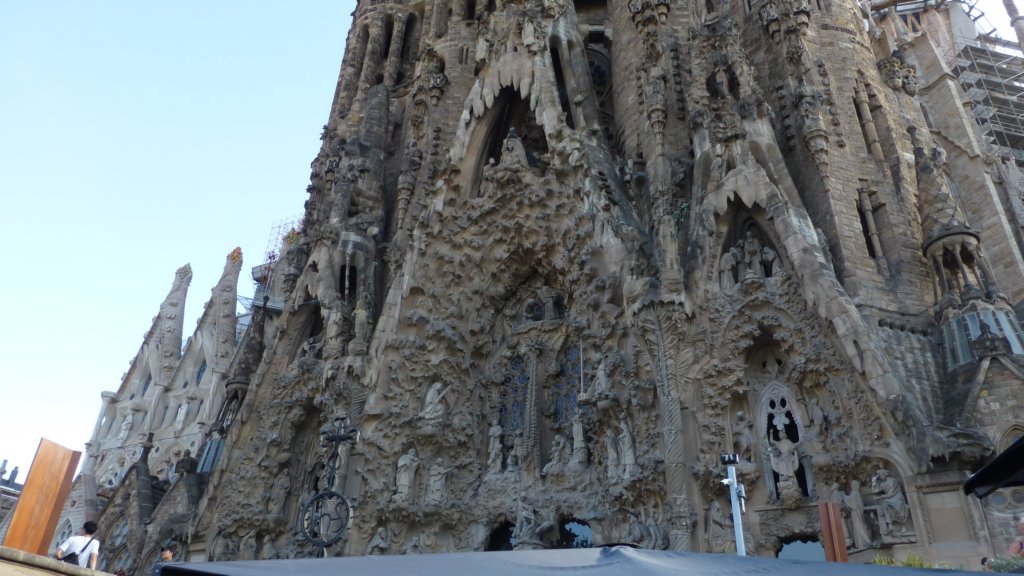 http://www.tonyco.net/pictures/Family_trip_2015/Barcelona/Barcelona/lasagradafamilia11.jpg