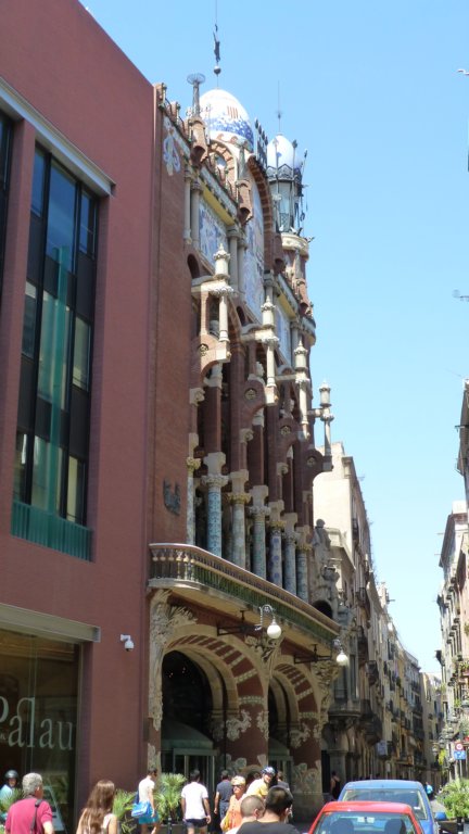 http://www.tonyco.net/pictures/Family_trip_2015/Barcelona/Barcelona/palaudelamusicacatalana4.jpg
