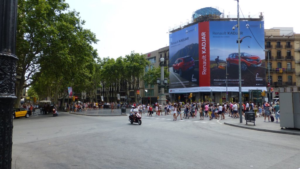 http://www.tonyco.net/pictures/Family_trip_2015/Barcelona/Barcelona/placadecatalunyalesrambles.jpg