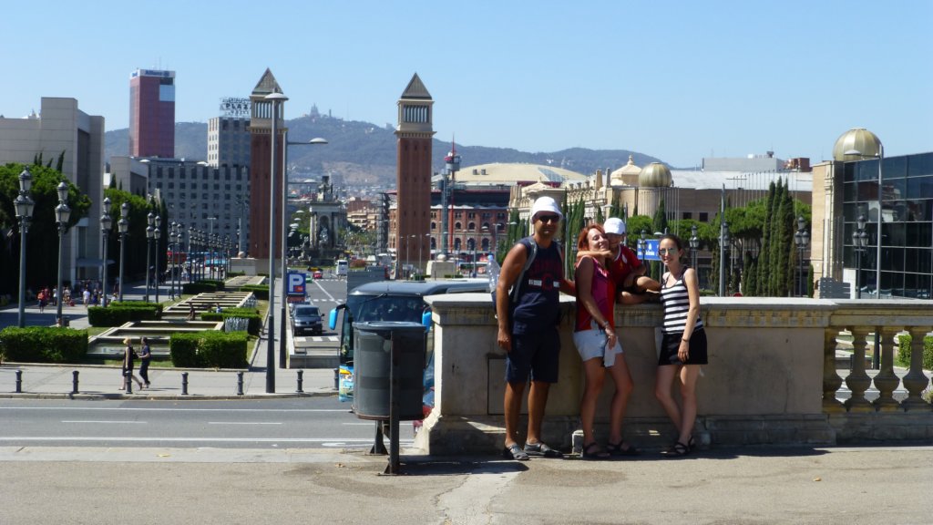 http://www.tonyco.net/pictures/Family_trip_2015/Barcelona/Barcelona/placadespanya.jpg