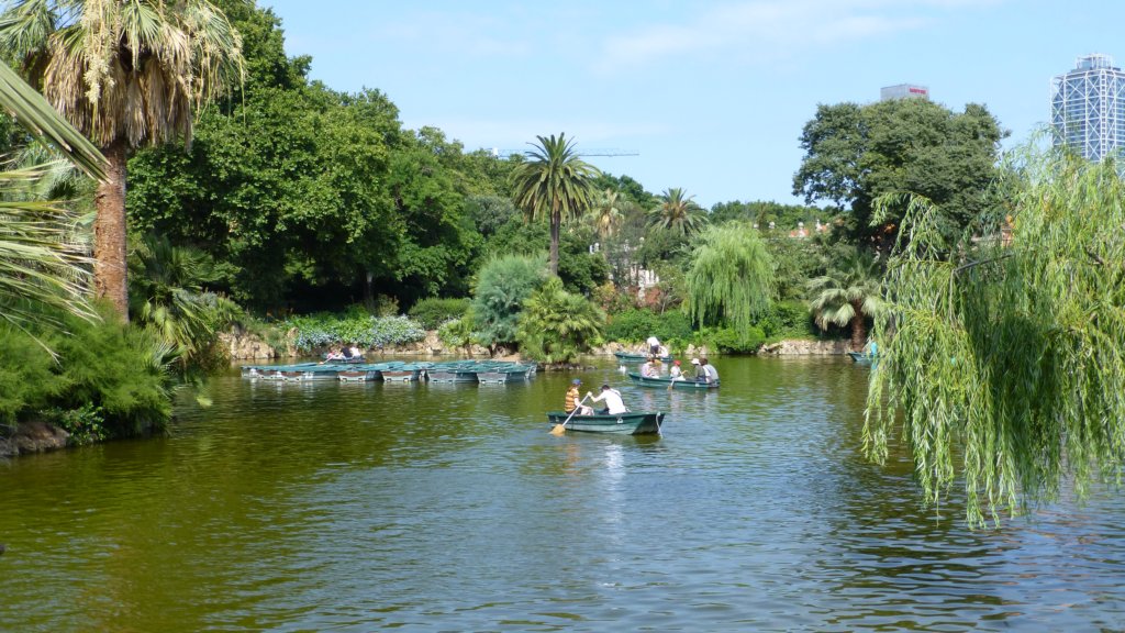 http://www.tonyco.net/pictures/Family_trip_2015/Barcelona/Parc_de_la_Ciutadella/photo5.jpg