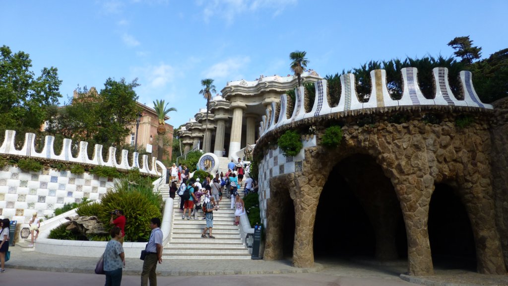 http://www.tonyco.net/pictures/Family_trip_2015/Barcelona/Park_Guell/parcguell12.jpg