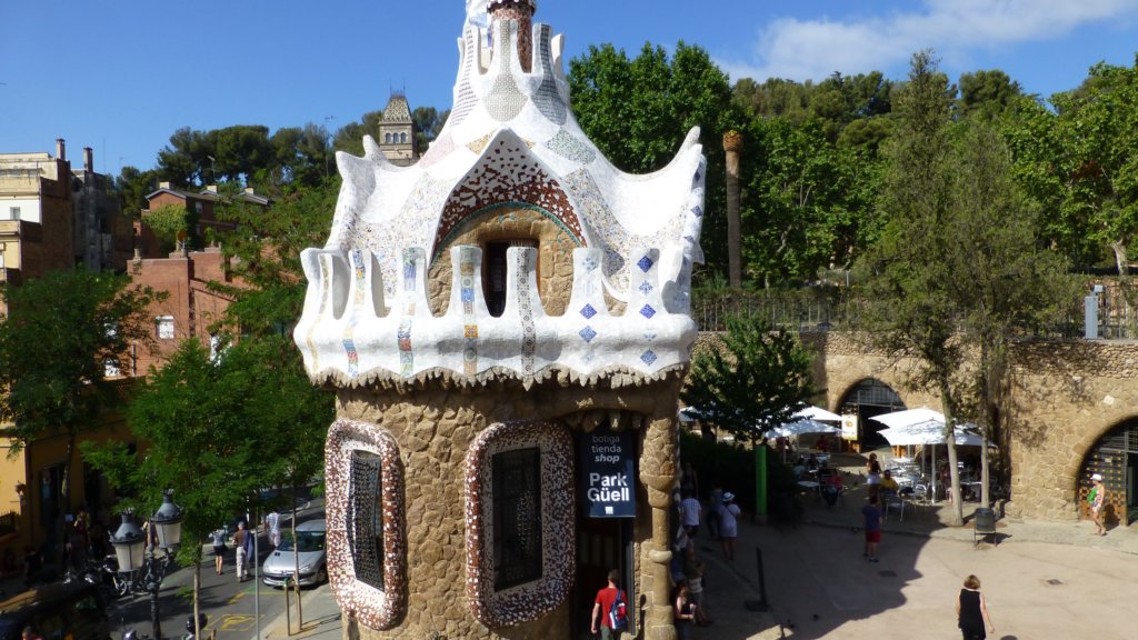 http://www.tonyco.net/pictures/Family_trip_2015/Barcelona/Park_Guell/parcguell13.jpg