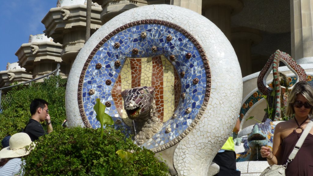 http://www.tonyco.net/pictures/Family_trip_2015/Barcelona/Park_Guell/parcguell7.jpg