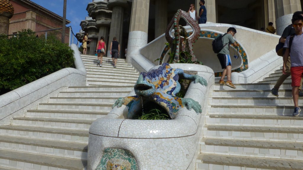 http://www.tonyco.net/pictures/Family_trip_2015/Barcelona/Park_Guell/photo14.jpg