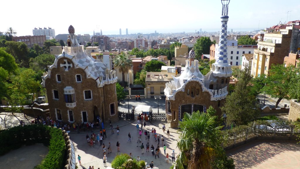 http://www.tonyco.net/pictures/Family_trip_2015/Barcelona/Park_Guell/photo8.jpg