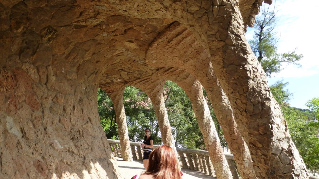 http://www.tonyco.net/pictures/Family_trip_2015/Barcelona/Park_Guell/theramp.jpg