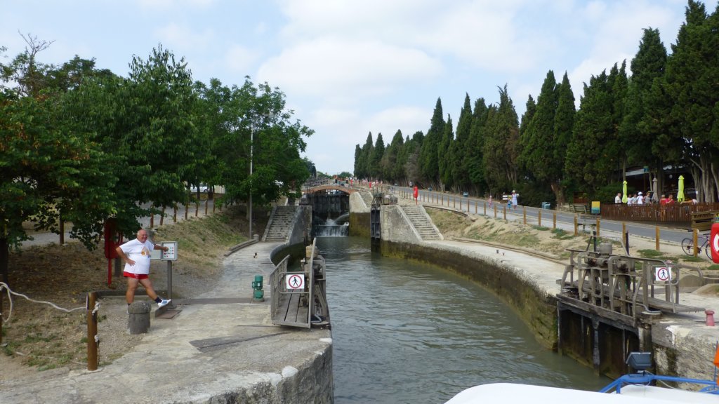 http://www.tonyco.net/pictures/Family_trip_2015/Canal_du_Midi_Beziers/eclusesdefoncerannes12.jpg