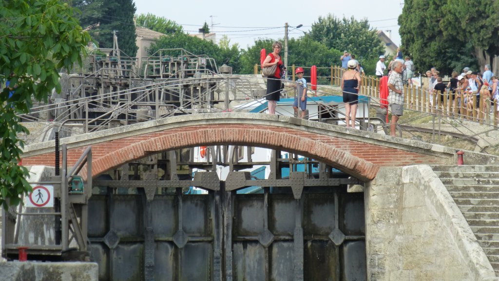 http://www.tonyco.net/pictures/Family_trip_2015/Canal_du_Midi_Beziers/eclusesdefoncerannes13.jpg