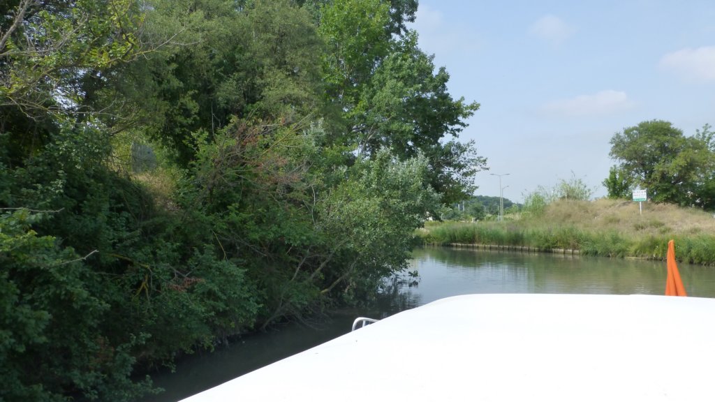 http://www.tonyco.net/pictures/Family_trip_2015/Canal_du_Midi_Beziers/photo25.jpg