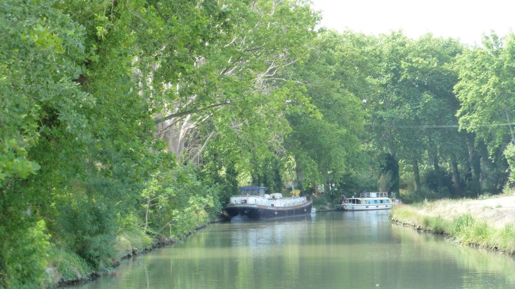 http://www.tonyco.net/pictures/Family_trip_2015/Canal_du_Midi_Beziers/photo26.jpg
