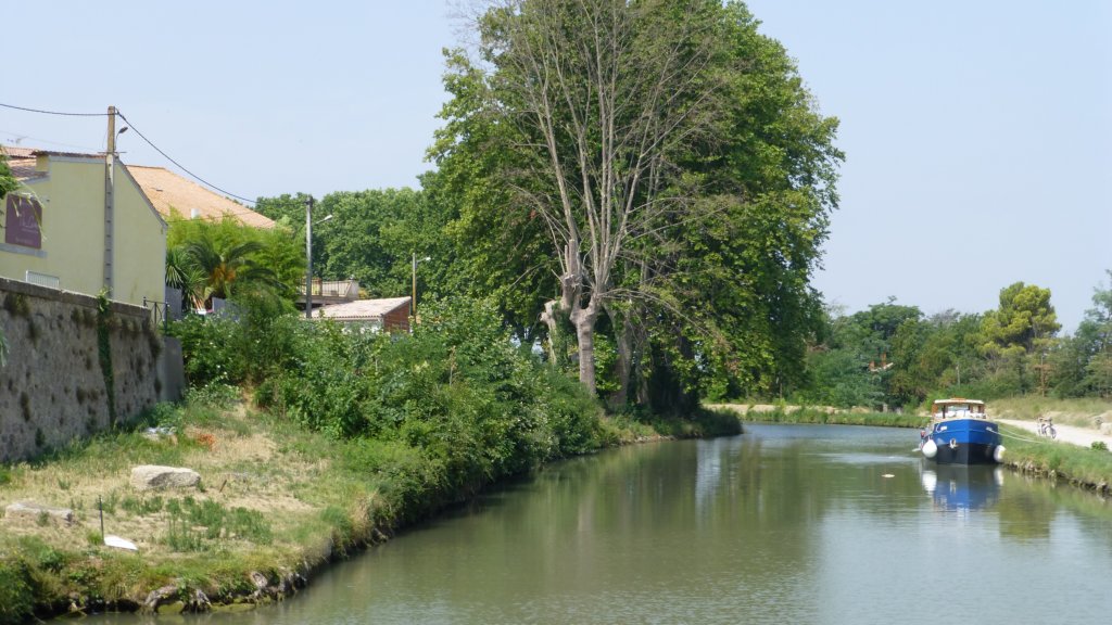 http://www.tonyco.net/pictures/Family_trip_2015/Canal_du_Midi_Beziers/photo46.jpg