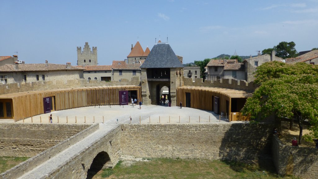 http://www.tonyco.net/pictures/Family_trip_2015/Carcassonne/photo36.jpg