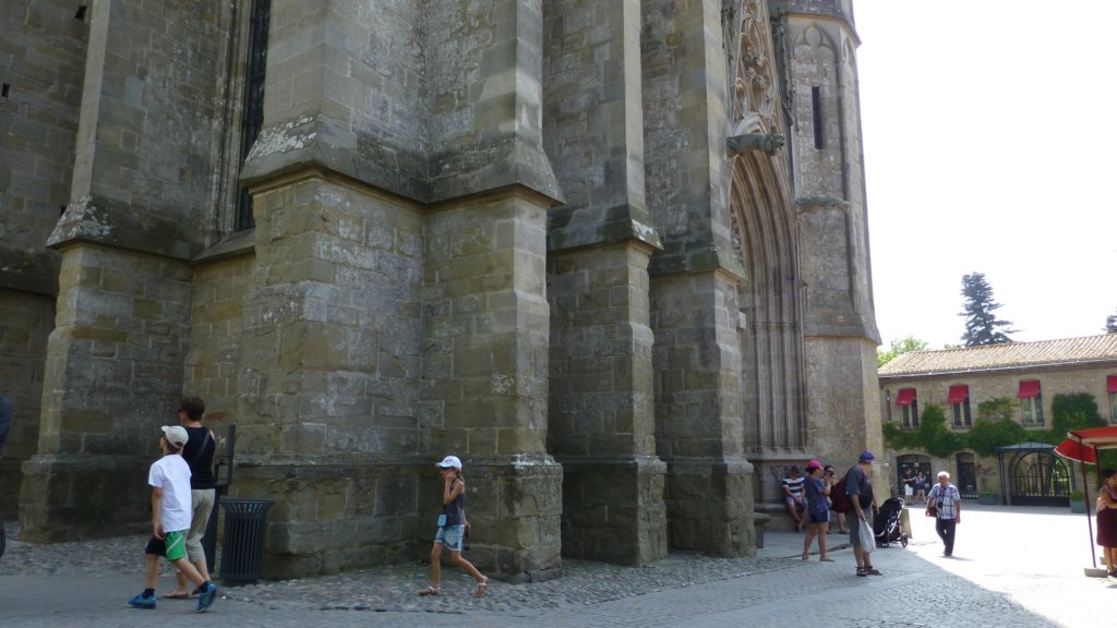 http://www.tonyco.net/pictures/Family_trip_2015/Carcassonne/photo75.jpg