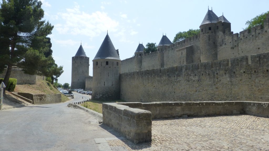 http://www.tonyco.net/pictures/Family_trip_2015/Carcassonne/photo9.jpg