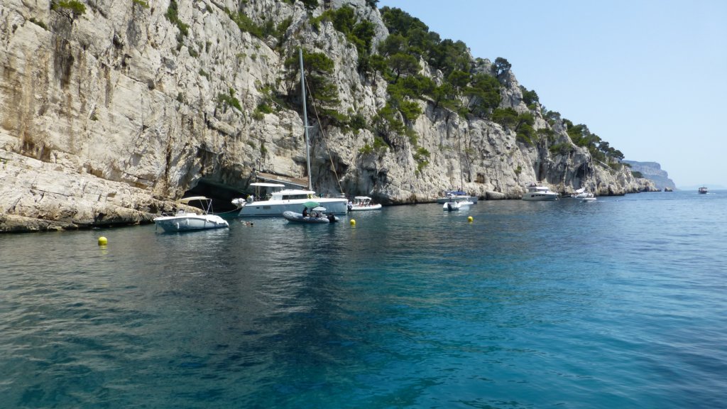 http://www.tonyco.net/pictures/Family_trip_2015/Cassis_Calanques/calanques14.jpg