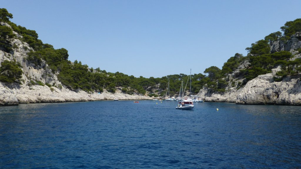 http://www.tonyco.net/pictures/Family_trip_2015/Cassis_Calanques/calanques4.jpg